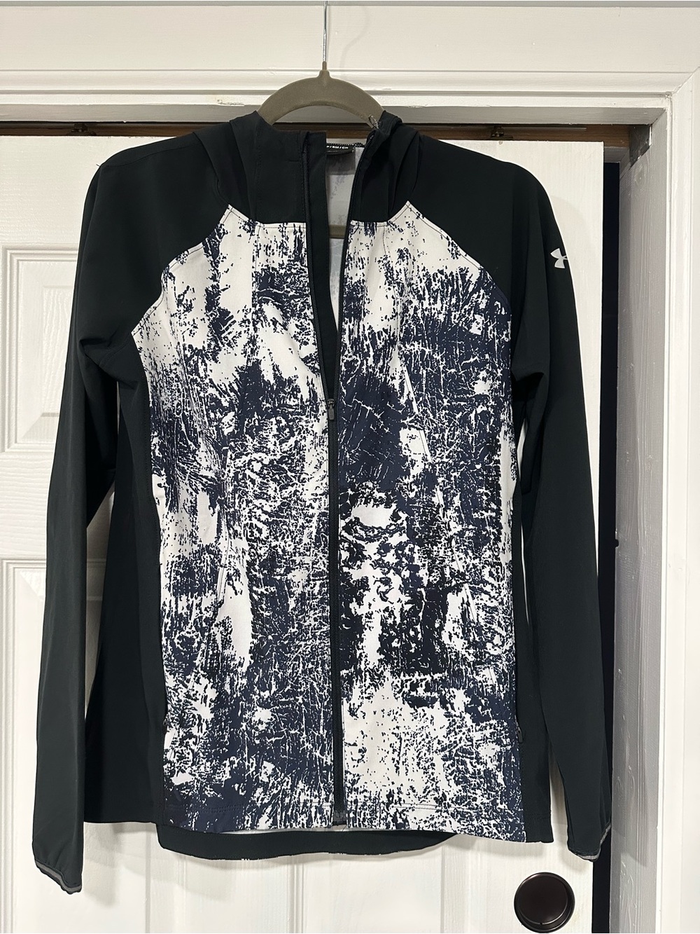 Under Armour Women’s Black & White Printed Full-Zip Utility Jacket